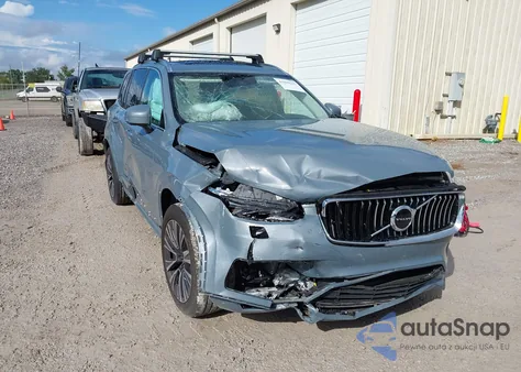 2022 Volvo Xc90 T5 Momentum 7 Passenger z USA, uszkodzony, nr VIN YV4102CK6N1868452